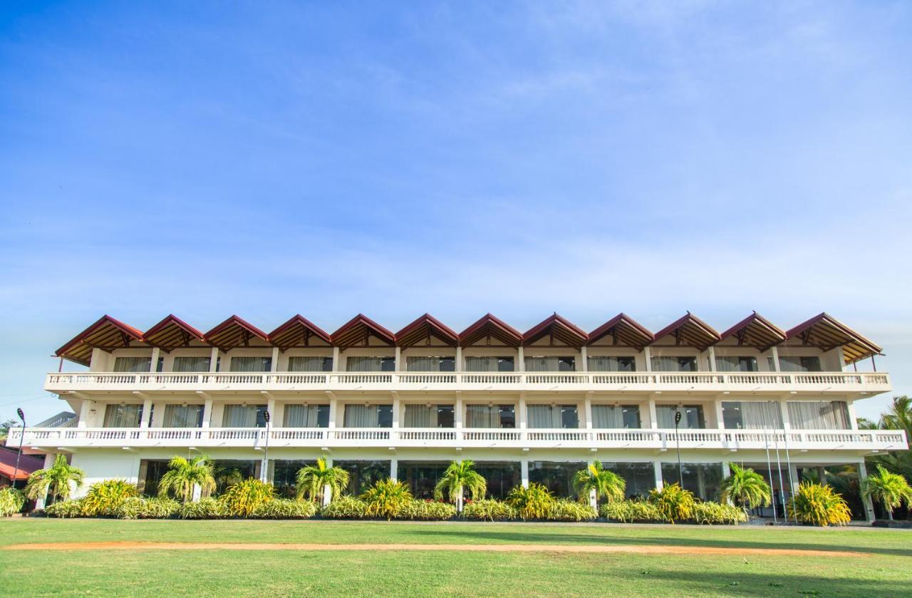 JKAB Beach Resort Trincomalee Exterior foto