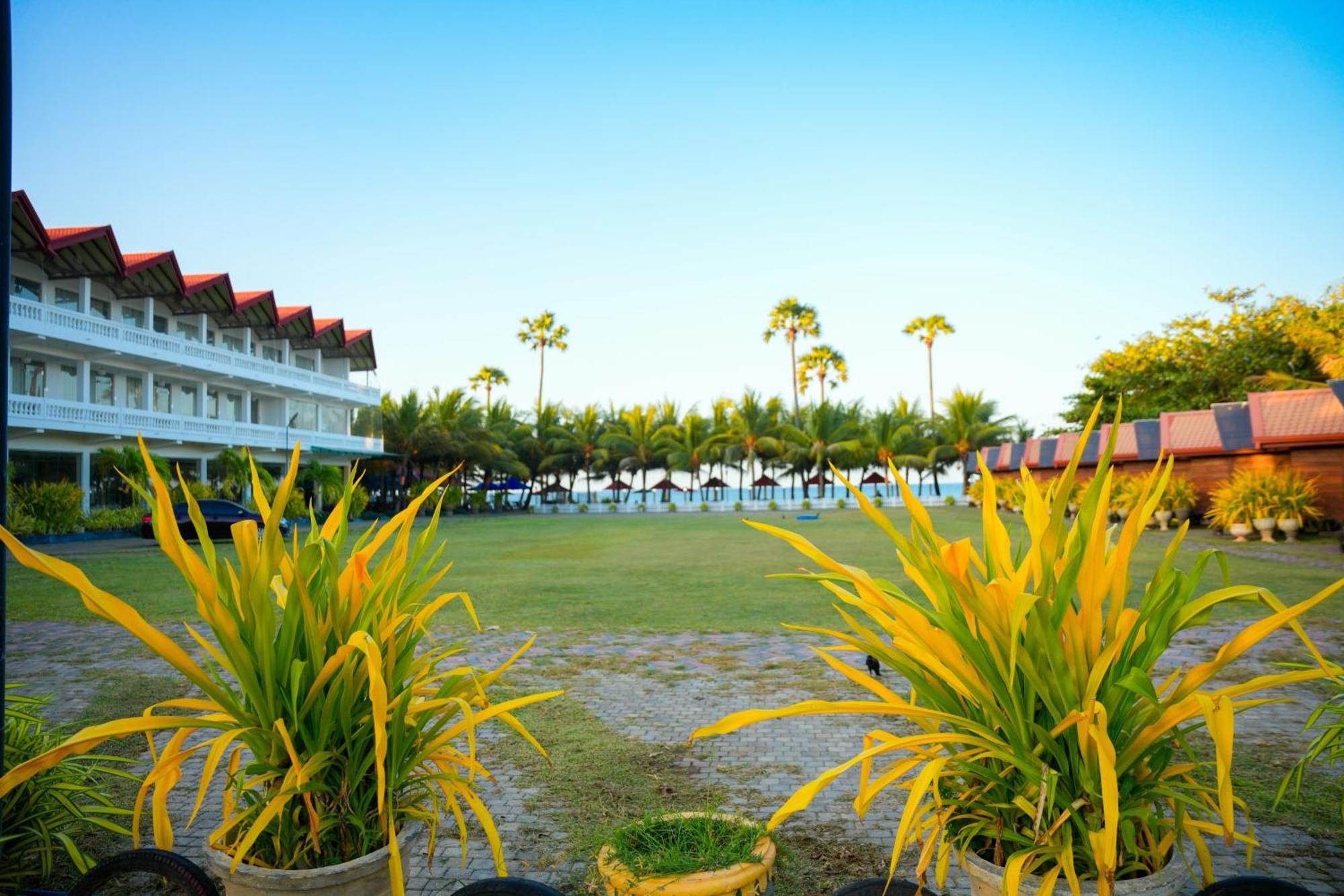 JKAB Beach Resort Trincomalee Exterior foto