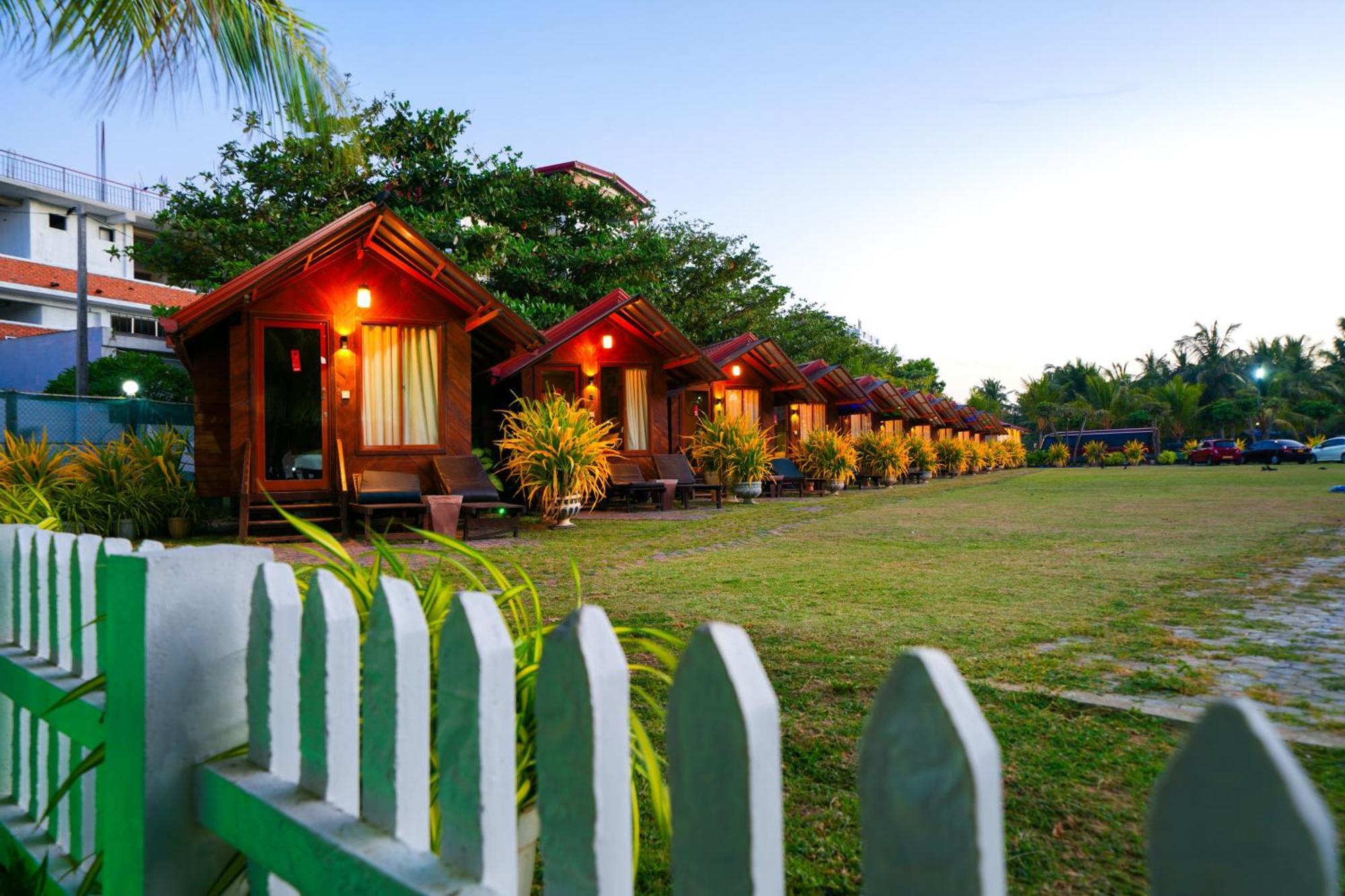 JKAB Beach Resort Trincomalee Exterior foto