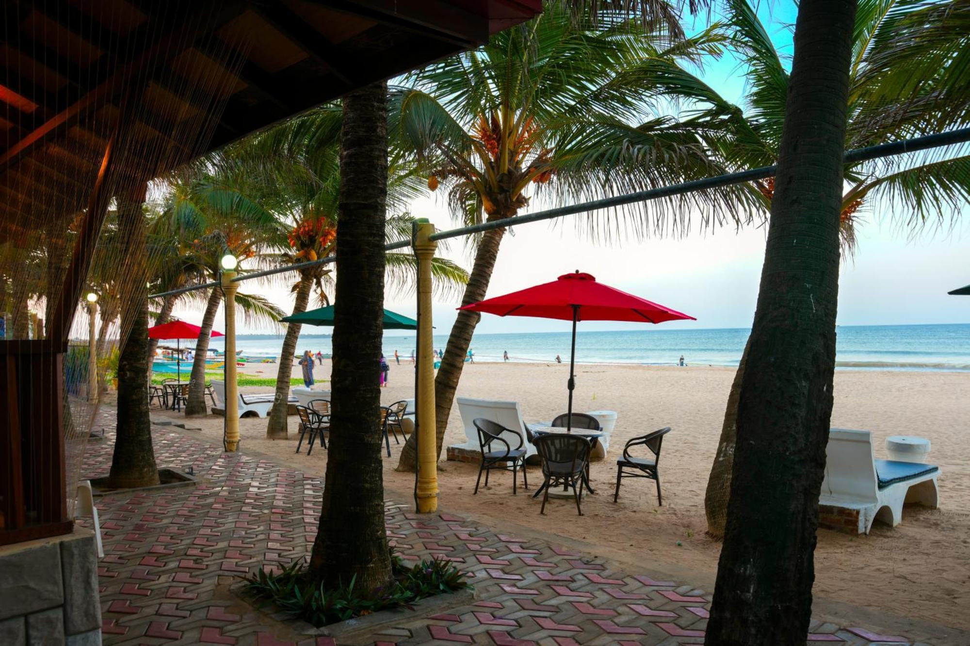 JKAB Beach Resort Trincomalee Exterior foto