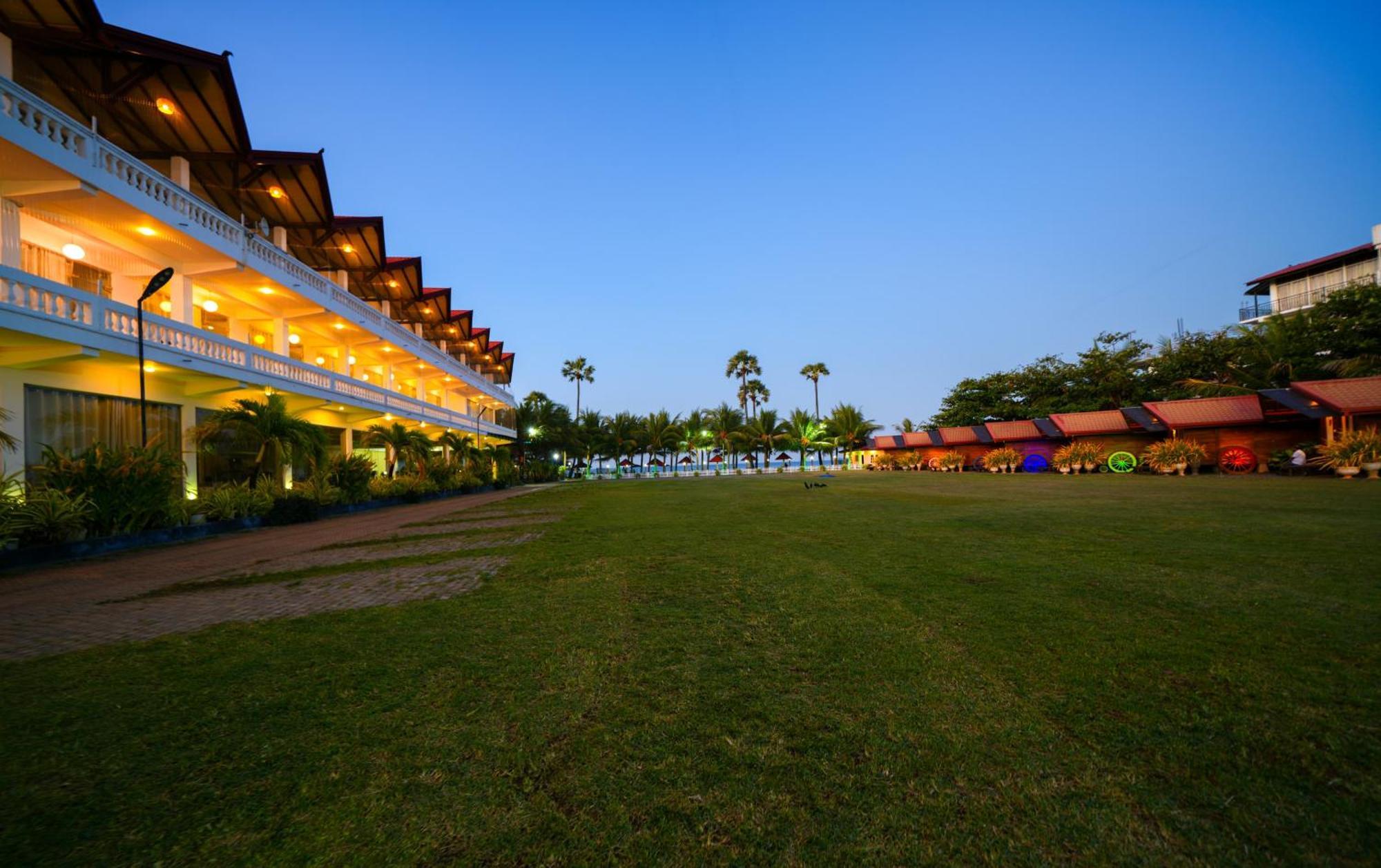 JKAB Beach Resort Trincomalee Exterior foto