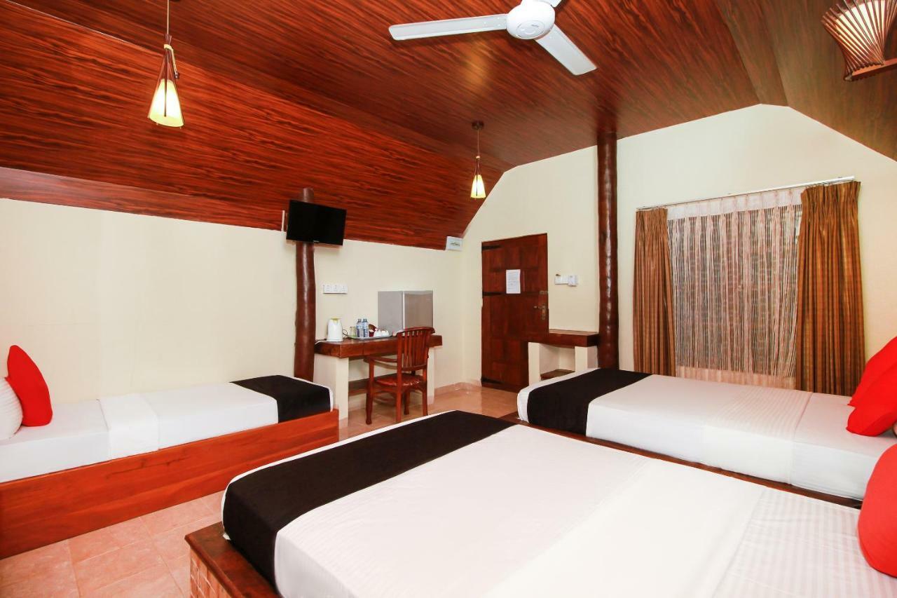 JKAB Beach Resort Trincomalee Exterior foto