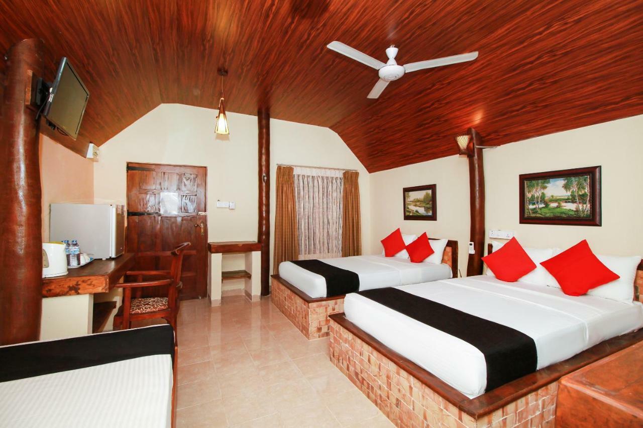 JKAB Beach Resort Trincomalee Exterior foto