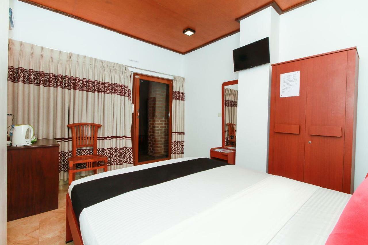 JKAB Beach Resort Trincomalee Exterior foto
